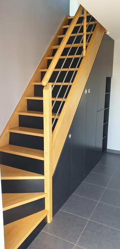 Nous fabriquons et posons des escaliers sur mesure.