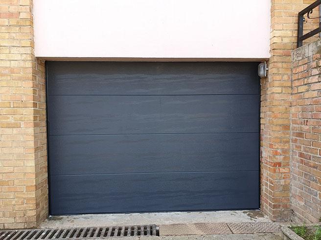 Installation de porte de garage motorisée Valenciennes